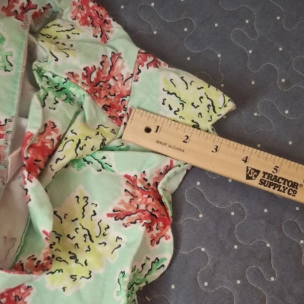 Crown & Ivy Coral Patterned Women's Shorts size 8